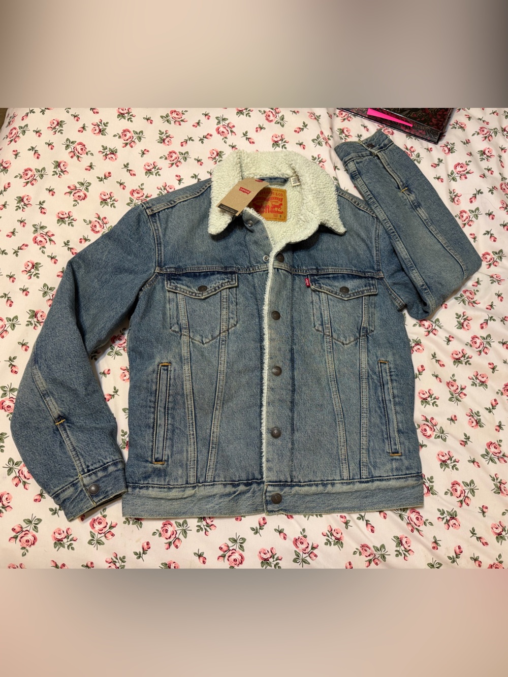 Levi's Cream Sherpa-Lined Denim Jacket with Light Blue Trim
